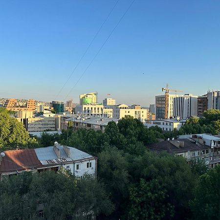 Yeznik Koghbatsi - Amiryan Crossroads 1 Bedroom Comfy Apartment With Balcony Ko100 Yerevan Exterior photo